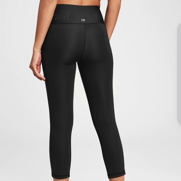 GapFit High Rise Capris - Picture 2 of 4